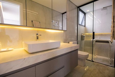 Casa para alugar com 350m², 4 quartos e 3 vagas Casa para alugar com 350m², 4 quartos e 3 vagasBanheiro Suite 01