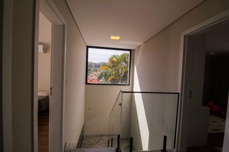 Casa para alugar com 350m², 4 quartos e 3 vagas Casa para alugar com 350m², 4 quartos e 3 vagasHall da escada