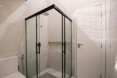 Casa para alugar com 350m², 4 quartos e 3 vagas Casa para alugar com 350m², 4 quartos e 3 vagasBanheiro Social