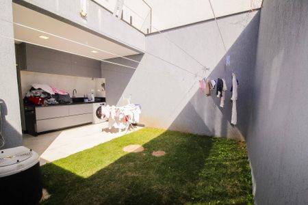 Casa para alugar com 350m², 4 quartos e 3 vagas Casa para alugar com 350m², 4 quartos e 3 vagasÁrea Serviço