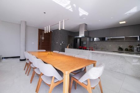 Casa para alugar com 350m², 4 quartos e 3 vagas Casa para alugar com 350m², 4 quartos e 3 vagasSala de Jantar
