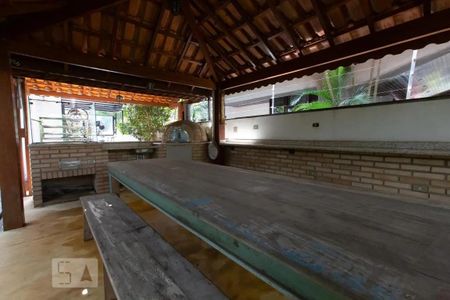 Apartamento para alugar com 148m², 2 quartos e 2 vagas Apartamento para alugar com 148m², 2 quartos e 2 vagasÁrea comum - Churrasqueira