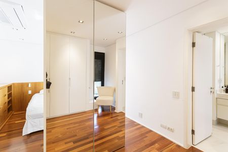 Apartamento para alugar com 148m², 2 quartos e 2 vagas Apartamento para alugar com 148m², 2 quartos e 2 vagasSuíte 2