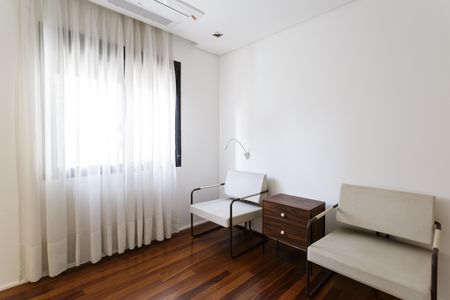 Apartamento para alugar com 148m², 2 quartos e 2 vagas Apartamento para alugar com 148m², 2 quartos e 2 vagasSuíte 1