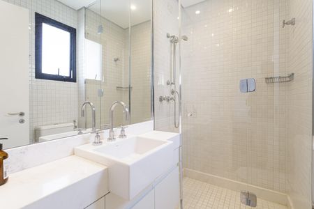 Apartamento para alugar com 148m², 2 quartos e 2 vagas Apartamento para alugar com 148m², 2 quartos e 2 vagasBanheiro da Suíte 1