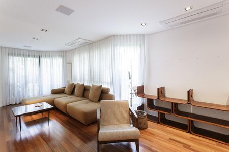 Apartamento para alugar com 148m², 2 quartos e 2 vagas Apartamento para alugar com 148m², 2 quartos e 2 vagasSala