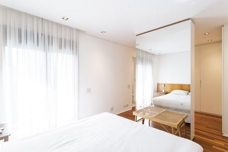 Apartamento para alugar com 148m², 2 quartos e 2 vagas Apartamento para alugar com 148m², 2 quartos e 2 vagasSuíte 2