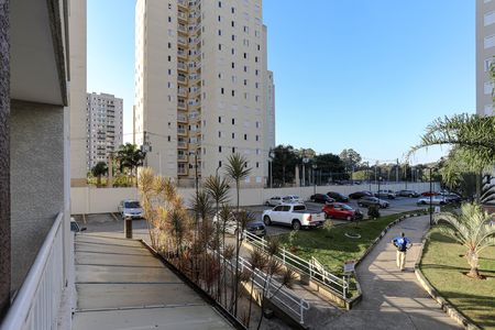 Apartamento para alugar com 50m², 2 quartos e 1 vagaVista - Sacada