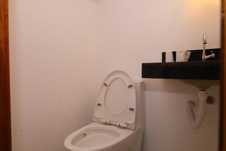 Casa à venda com 135m², 3 quartos e 2 vagasBanheiro 4 - Lavabo