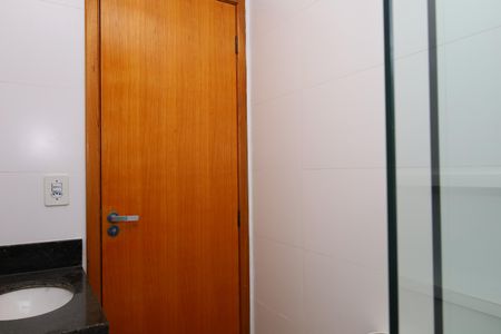 Casa à venda com 135m², 3 quartos e 2 vagasBanheiro 3 - Suíte 3
