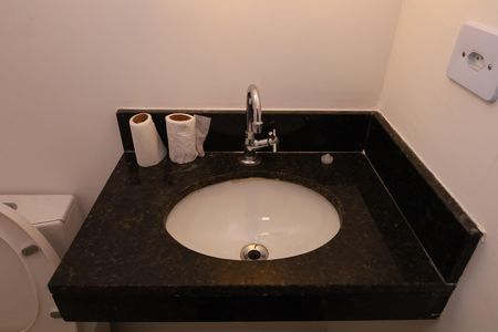 Casa à venda com 135m², 3 quartos e 2 vagasBanheiro 4 - Lavabo