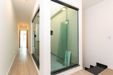 Casa à venda com 135m², 3 quartos e 2 vagas Casa à venda com 135m², 3 quartos e 2 vagasCorredor
