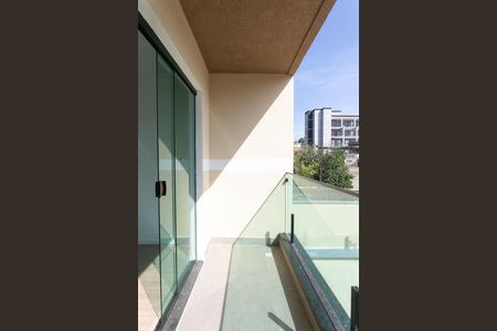 Casa à venda com 135m², 3 quartos e 2 vagas Casa à venda com 135m², 3 quartos e 2 vagasVaranda da Suíte 3