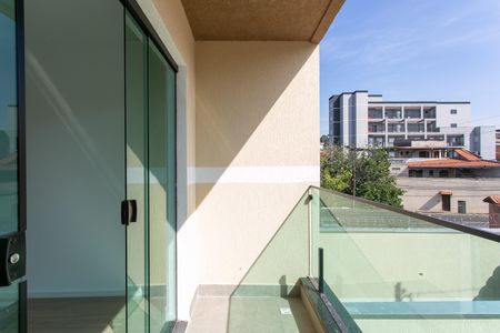 Casa à venda com 135m², 3 quartos e 2 vagas Casa à venda com 135m², 3 quartos e 2 vagasVaranda da Suíte 3