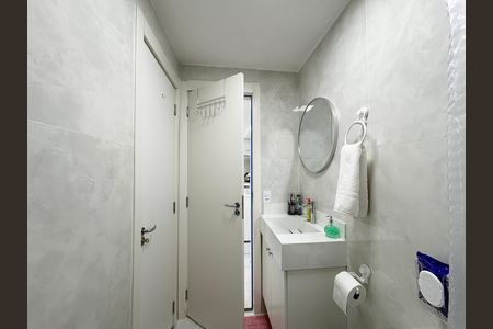 Apartamento à venda com 39m², 2 quartos e sem vaga Apartamento à venda com 39m², 2 quartos e sem vagaBanheiro