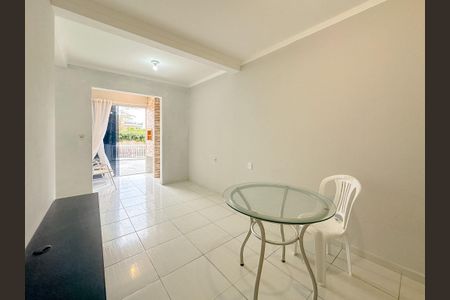 Sala de apartamento para alugar com 2 quartos, 67m² em Ingleses do Rio Vermelho, Florianópolis