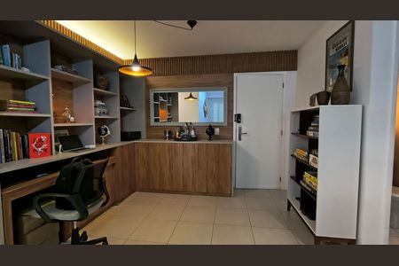 Apartamento à venda com 100m², 2 quartos e 1 vaga Apartamento à venda com 100m², 2 quartos e 1 vagaSala