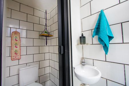 Casa à venda com 279m², 4 quartos e 5 vagasCasa 1 - Banheiro de serviço
