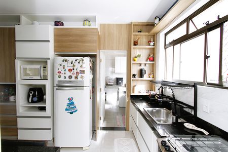 Apartamento à venda com 168m², 4 quartos e 2 vagasCozinha