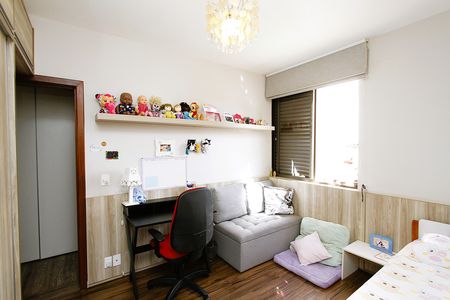 Apartamento à venda com 168m², 4 quartos e 2 vagasQuarto 2