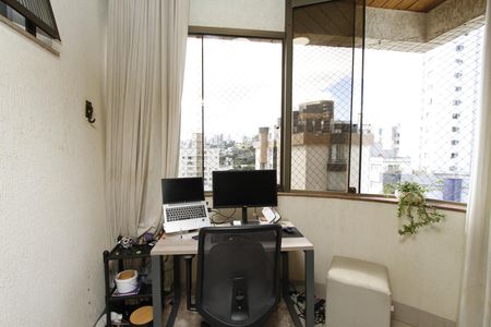 Apartamento à venda com 168m², 4 quartos e 2 vagasEscritório