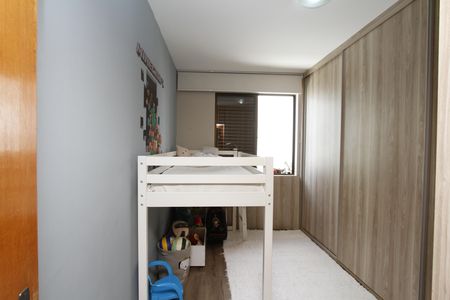 Apartamento à venda com 168m², 4 quartos e 2 vagasQuarto 4