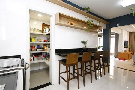 Apartamento à venda com 168m², 4 quartos e 2 vagasCozinha