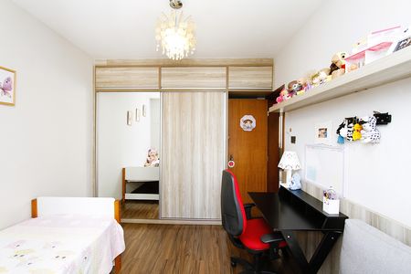 Apartamento à venda com 168m², 4 quartos e 2 vagasQuarto 2
