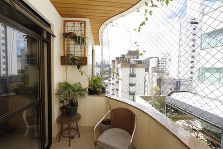 Apartamento à venda com 168m², 4 quartos e 2 vagasVaranda da Sala
