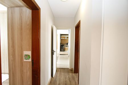 Apartamento à venda com 168m², 4 quartos e 2 vagasCorredor