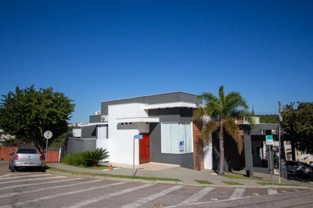 Casa de condomínio para alugar com 115m², 3 quartos e 3 vagas Casa de condomínio para alugar com 115m², 3 quartos e 3 vagasFachada