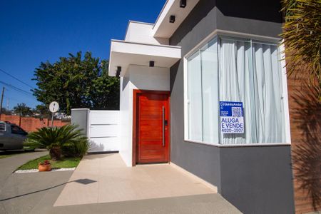 Casa de condomínio para alugar com 115m², 3 quartos e 3 vagas Casa de condomínio para alugar com 115m², 3 quartos e 3 vagasFachada
