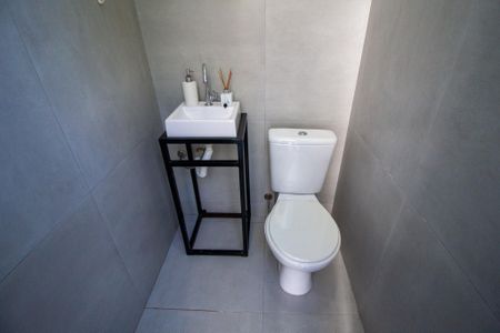 Casa de condomínio para alugar com 115m², 3 quartos e 3 vagas Casa de condomínio para alugar com 115m², 3 quartos e 3 vagasBanheiro Externo