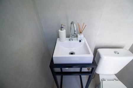Casa de condomínio para alugar com 115m², 3 quartos e 3 vagas Casa de condomínio para alugar com 115m², 3 quartos e 3 vagasBanheiro Externo