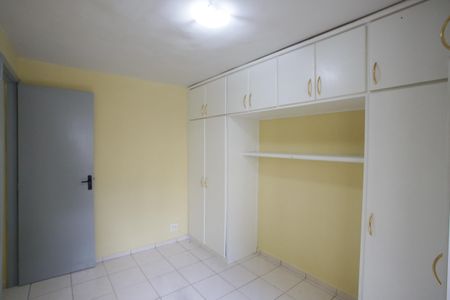 Quarto 1 de apartamento para alugar com 2 quartos, 53m² em Taquara, Rio de Janeiro