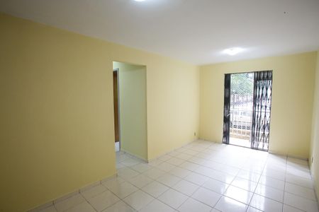 Sala de apartamento para alugar com 2 quartos, 53m² em Taquara, Rio de Janeiro