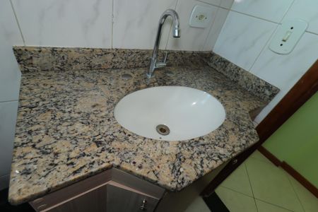 Apartamento à venda com 48m², 2 quartos e 1 vagaBanheiro - Pia
