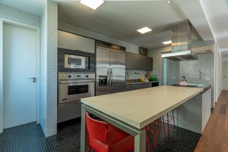 Apartamento à venda com 250m², 3 quartos e 1 vaga