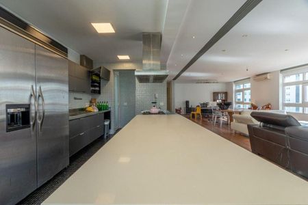 Apartamento à venda com 250m², 3 quartos e 1 vaga