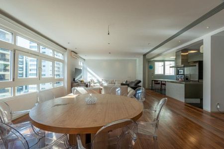 Apartamento à venda com 250m², 3 quartos e 1 vaga