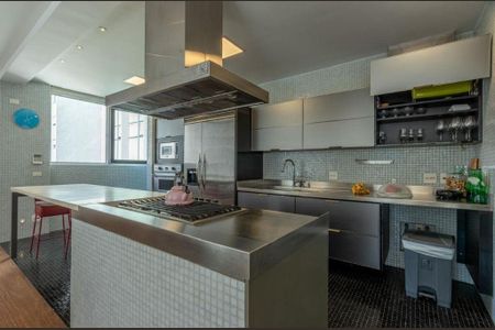 Apartamento à venda com 250m², 3 quartos e 1 vaga