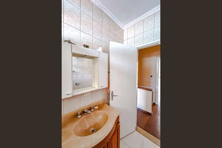 Casa para alugar com 110m², 3 quartos e 1 vagaBanheiro
