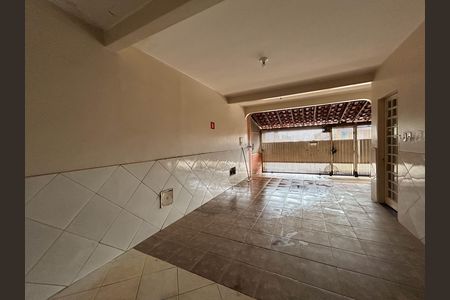Casa para alugar com 300m², 4 quartos e 3 vagas Casa para alugar com 300m², 4 quartos e 3 vagasGaragem