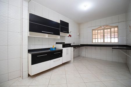 Casa para alugar com 300m², 4 quartos e 3 vagas Casa para alugar com 300m², 4 quartos e 3 vagasCozinha