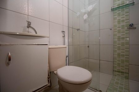 Casa para alugar com 300m², 4 quartos e 3 vagas Casa para alugar com 300m², 4 quartos e 3 vagasBanheiro da Suíte 1