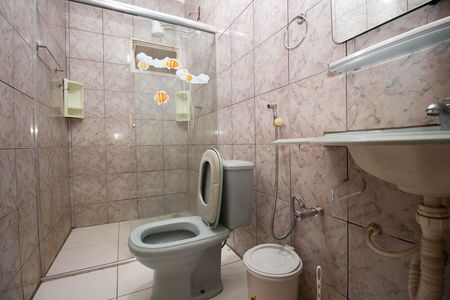 Casa para alugar com 300m², 4 quartos e 3 vagas Casa para alugar com 300m², 4 quartos e 3 vagasBanheiro Social
