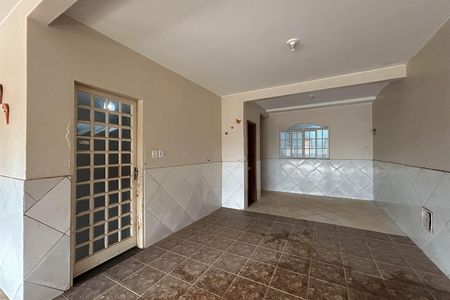 Casa para alugar com 300m², 4 quartos e 3 vagas Casa para alugar com 300m², 4 quartos e 3 vagasGaragem