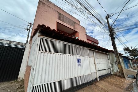 Casa para alugar com 300m², 4 quartos e 3 vagas Casa para alugar com 300m², 4 quartos e 3 vagasFachada