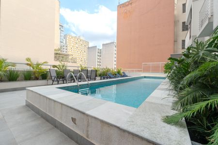 Studio para alugar com 31m², 1 quarto e sem vaga Studio para alugar com 31m², 1 quarto e sem vagaÁrea comum - Piscina
