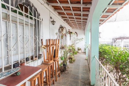 Casa à venda com 360m², 4 quartos e 5 vagas Casa à venda com 360m², 4 quartos e 5 vagasVaranda no Jardim
